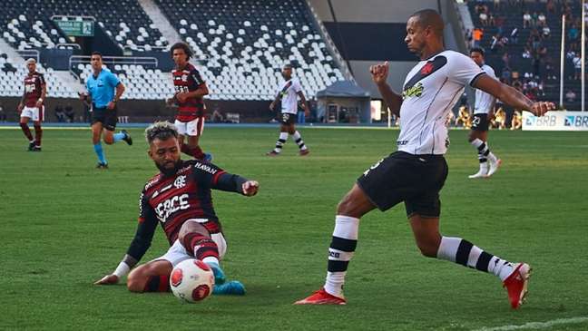 Flamengo e Vasco dividem prejuízo com clássico no Nilton Santos, pelo Carioca; confira