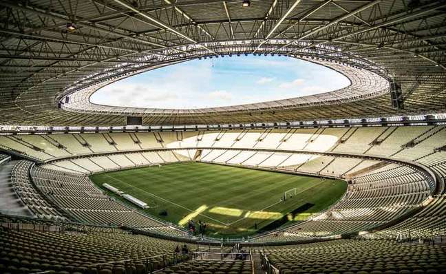 Arena Castelão é a casa de Fortaleza e Ceará e foi utilizada na Copa do Mundo de 2014 Arena Castelão é a casa de Fortaleza e Ceará e foi utilizada na Copa do Mundo de 2014