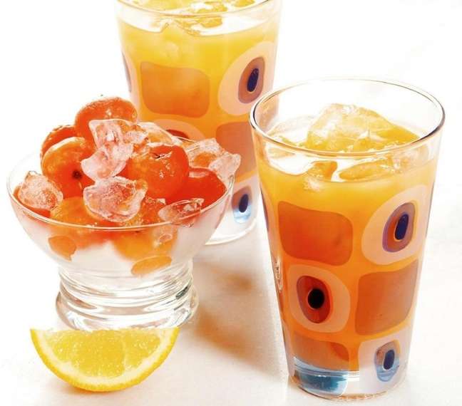 Suco de verão de acerola e laranja (Reprodução / Guia da Cozinha)