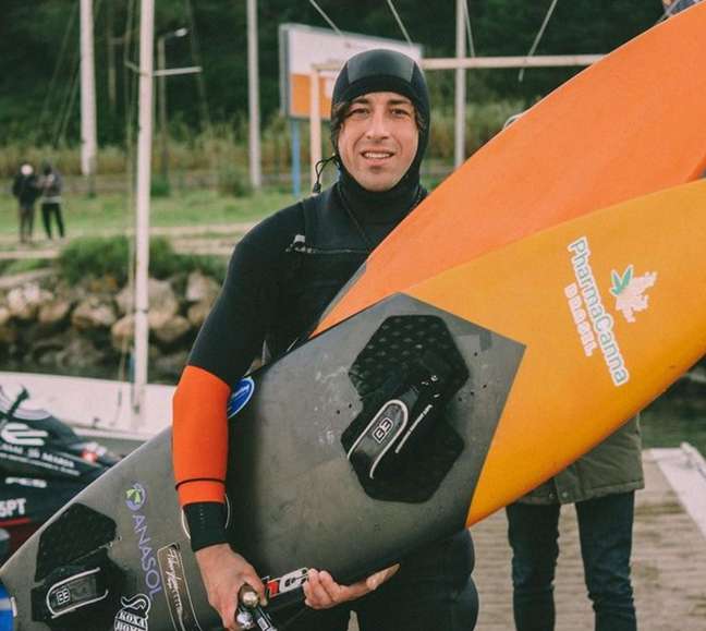 Surfista brasileiro diz ter surfado a maior onda da história