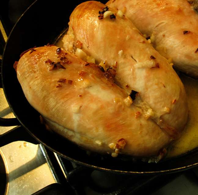 Fried chicken breast with garlic