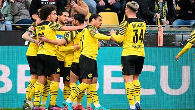 Dortmund ist Bundesliga-Zweiter und will den FC Bayern berühren (INA FASSBENDER / AFP)