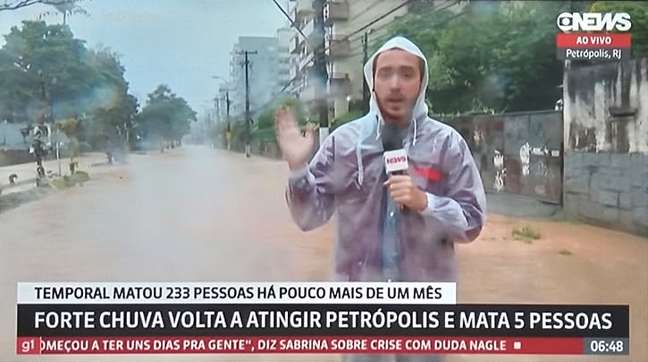 André Coelho fez o ‘ao vivo’ de uma avenida inundada