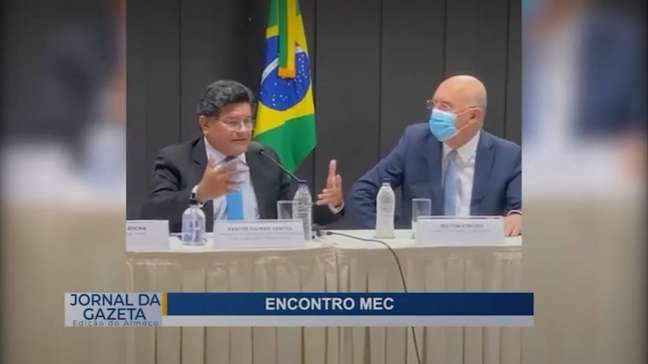 O ministro da Educação, Milton Ribeiro, ao lado do pastor Gilmar Santos.
