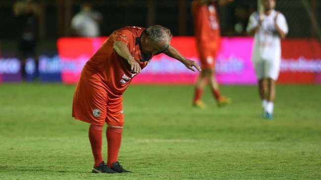 Zico distribui arrecadação do Jogo das Estrelas 2021 a instituições beneficentes