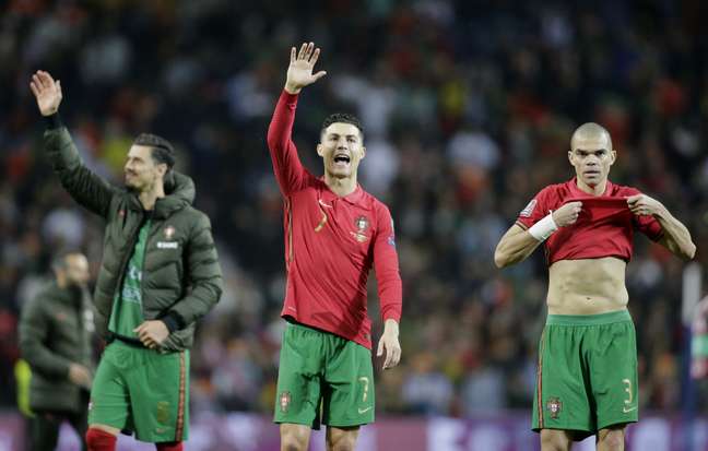 Com CR7 e Lewa decisivos, Portugal e Polônia vão à Copa