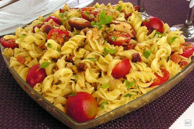 Salada crocante de macarrão – Foto: Guia da Cozinha