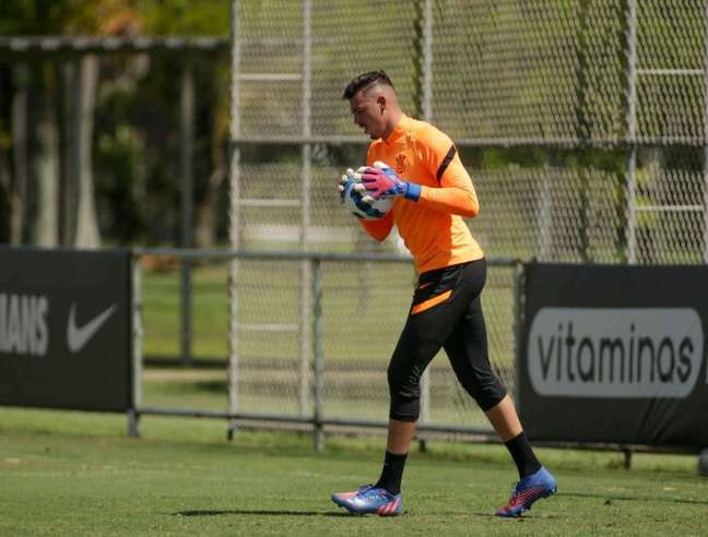 Recuperado, Ivan inicia transição para se recuperar no Corinthians