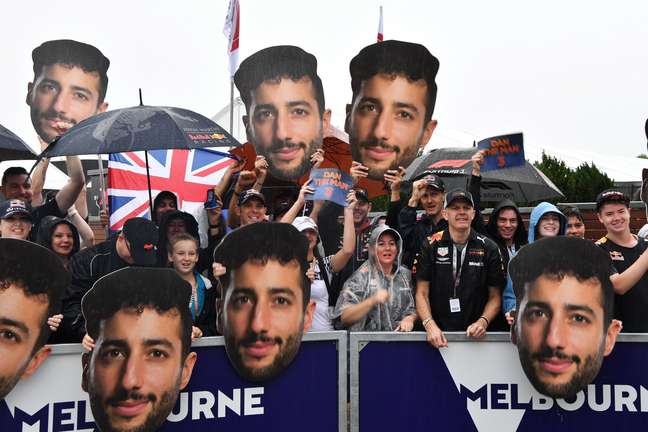 La afición muestra su apoyo a Ricciardo en 2018