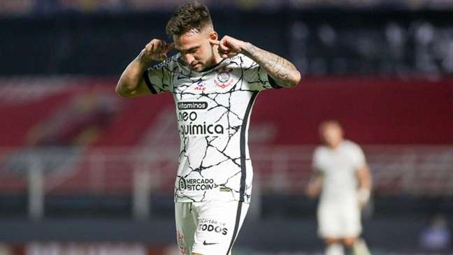 Em baixa, Gustavo Mosquito completa 100 jogos com a camisa do Timão