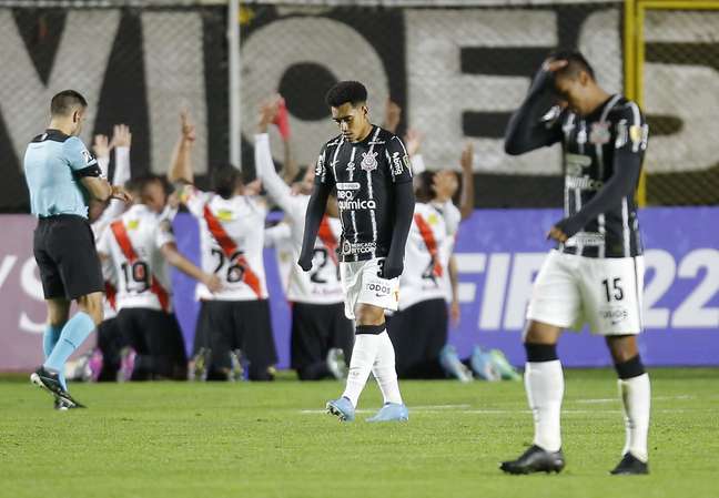 O que mudou no Corinthians após a derrota contra o Always Ready? Confira