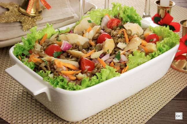 Salada de lentilha com bacalhau e legumes- Foto: Guia da Cozinha