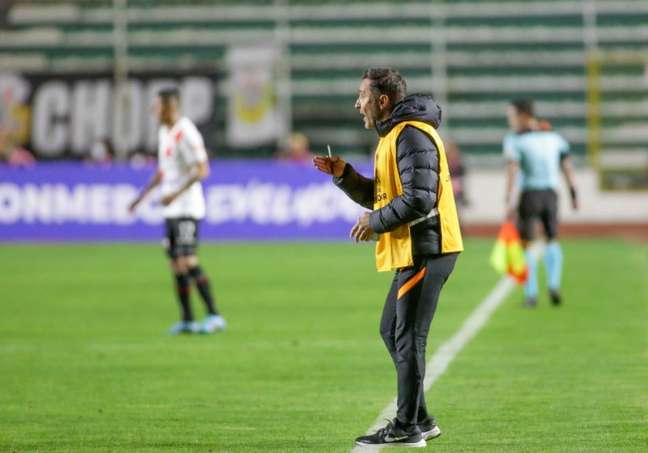 Vítor Pereira durante a partida contra o Always Ready (Foto: Rodrigo Coca / Agência Corinthians)