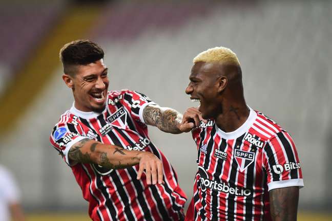 S&Atilde;&pound;o Paulo sofre, mas vence Ayacucho na estreia da Sul-Americana