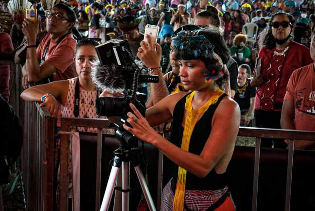 Priscila Tapajowara foi a primeira mulher indígena a se formar em Produção Audiovisual no Brasil
