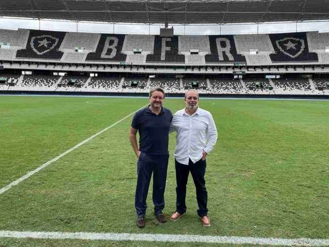 Após reunião com empresa de transmissão de jogos, Botafogo faz com que duelo contra o Corinthians seja transmitido em 35 países