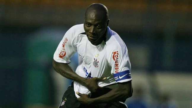 Em situação grave, Freddy Rincón segue lutando pela vida, e filho faz apelo pelo pai