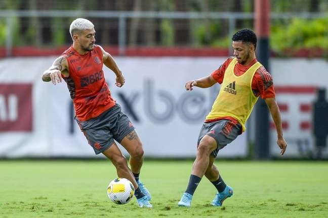 Garotos do Ninho integram treino do elenco profissional do Flamengo; veja quem são