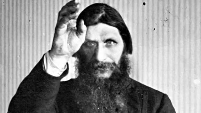 Por causa de sua ascendência sobre o presidente russo, alguns chamam Dugin de "Rasputin de Putin", referindo-se a Grigory Rasputin (foto), o místico que cativou a corte imperial da Rússia há um século