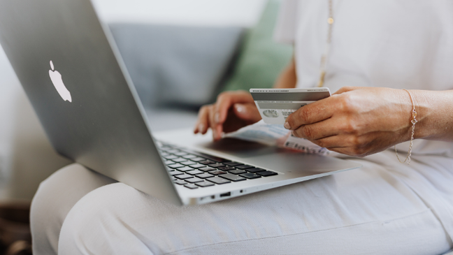 Mastercard vai aumentar tarifas em transações online com cartões de crédito e débito 