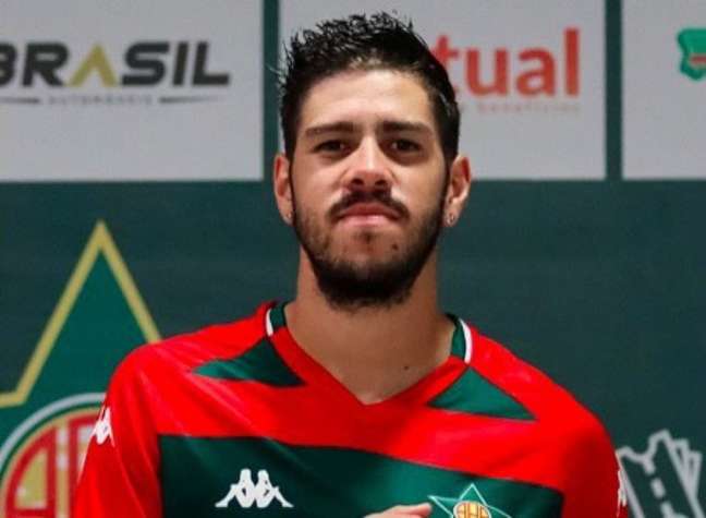 Jogador da Portuguesa-RJ está confiante na classificação contra o Corinthians