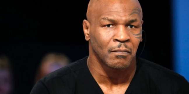 Mike Tyson em foto recente. Astro do boxe perdeu a paciência em voo (Reprodução)