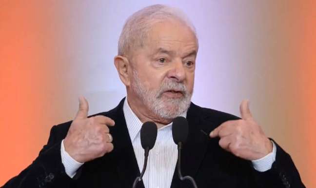 O ex-presidente Lula em entrevista coletiva a youtubers. 
