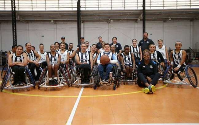 O Santos FC Mobydix também terá um time de adultos para cadeirantes (Foto: Fernando Roberto/Agência Futpress)
