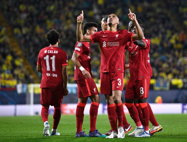 Com gol de Fabinho, Liverpool vira contra o Villarreal e avança à final da Champions