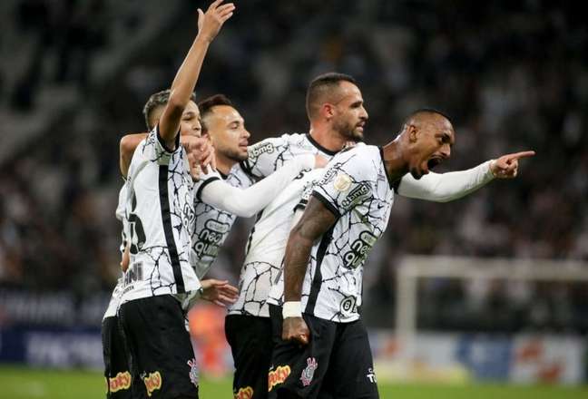 Corinthians tem mês de Maio como decisivo para a temporada