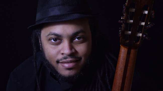 Ruan de Souza é violonista, compositor, professor e produtor musical