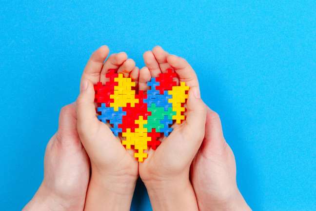 Símbolo a ser incluído é a fita quebra-cabeça de várias cores, que representa mundialmente a conscientização do transtorno do espectro autista