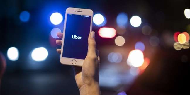 Uber vai oferecer menos cupons para usuários e benefícios a motoristas 