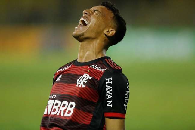 Victor Hugo comemorando seu primeiro gol pelo time principal do Flamengo (Foto: Gilvan de Souza/Flamengo) Victor Hugo comemorando seu primeiro gol pelo time principal do Flamengo (Foto: Gilvan de Souza/Flamengo)