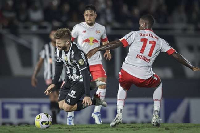 Caetano comentou sobre o lance de pênalti anulado no jogo contra o Bragantino (Pedro Souza/Atlético-MG) Caetano comentou sobre o lance de pênalti anulado no jogo contra o Bragantino (Pedro Souza/Atlético-MG)