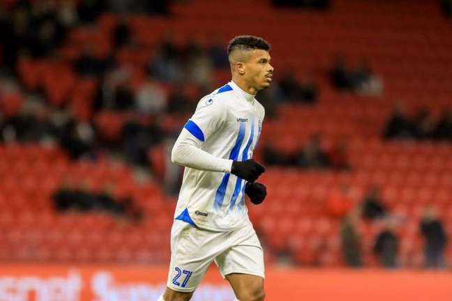 Devid em ação pelo KF Tirana (Foto: Divulgação/KF Tirana) Devid em ação pelo KF Tirana (Foto: Divulgação/KF Tirana)