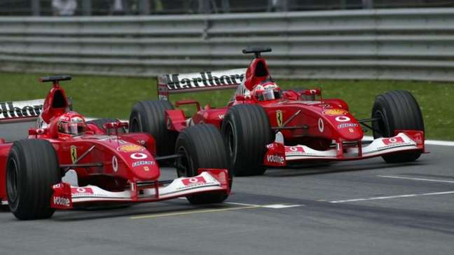 Schumacher e Barrichello na chegada do GP da Austria de 2002