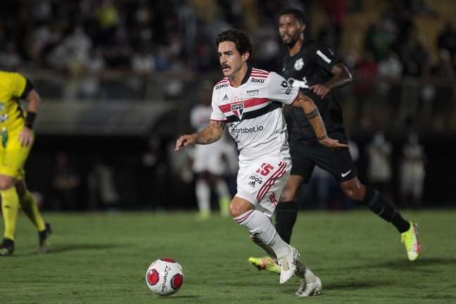 Gabriel Neves não fez uma boa partida contra o Juventude (Foto: Rubens Chiri/saopaulofc.net)