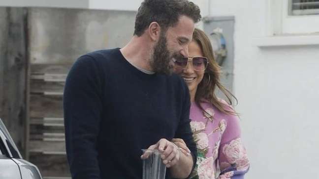 Jennifer Lopez e Ben Affleck reataram o noivado após 18 anos Jennifer Lopez e Ben Affleck reataram o noivado após 18 anos