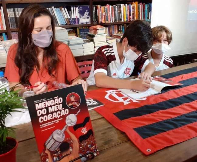 Livro infantil contando história do título da Libertadores será vendido em eventos no Rio (Foto: DIvulgação)