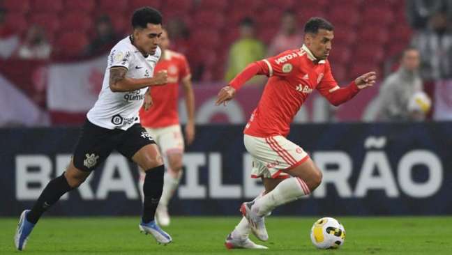 Após quase 500 minutos sem levar um gol, Timão volta a sofrer