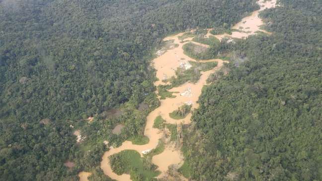 Destruição causada por frente de garimpo ilegal na Terra Indígena Yanomami