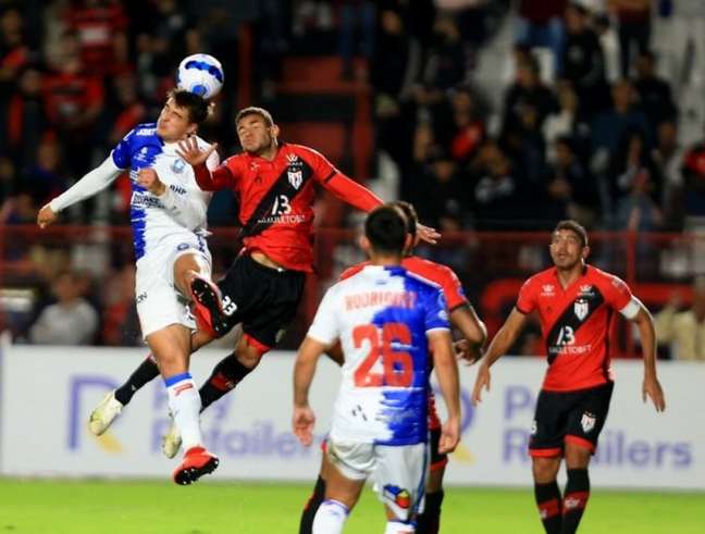 Atl&Atilde;&copy;tico-GO vence o Antofagasta pela Copa Sul-Americana e se isola na  lideran&Atilde;&sect;a do Grupo F