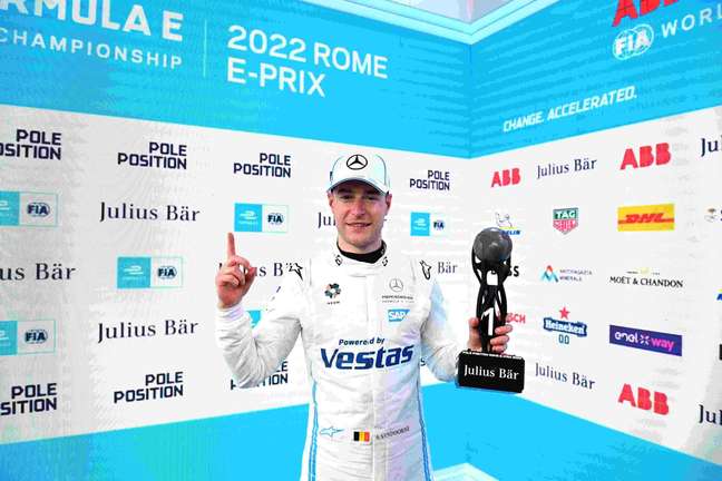 Vandoorne lidera campeonato equilibrado na Fórmula E 