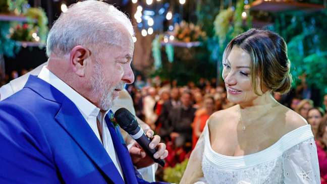 Ex-presidente Lula e Janja se casam em São Paulo.