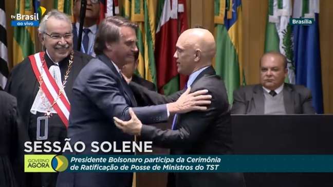 Bolsonaro cumprimentou ministro em evento que ocorreu em Brasília