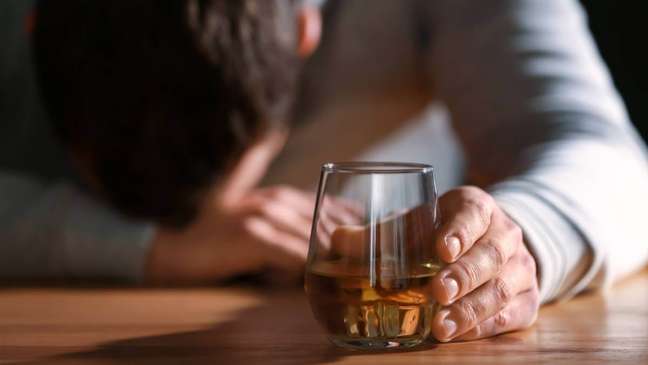 Abusar das bebidas alcoólicas no frio pode ser perigoso