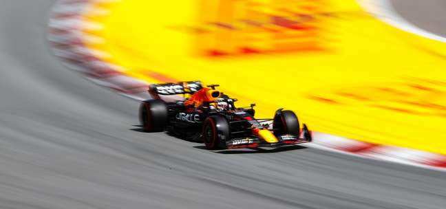 Verstappen em Barcelona: Mais uma vez, o motor deixa dúvidas se aguentará a pressão