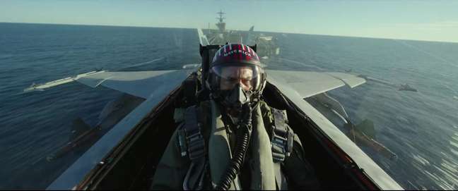 Yes, é Tom Cruise realmente decolando de um Porta-Aviões em um F-18 