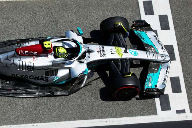 Lewis Hamilton terminou em quinto o GP da Espanha, depois de cair para último 